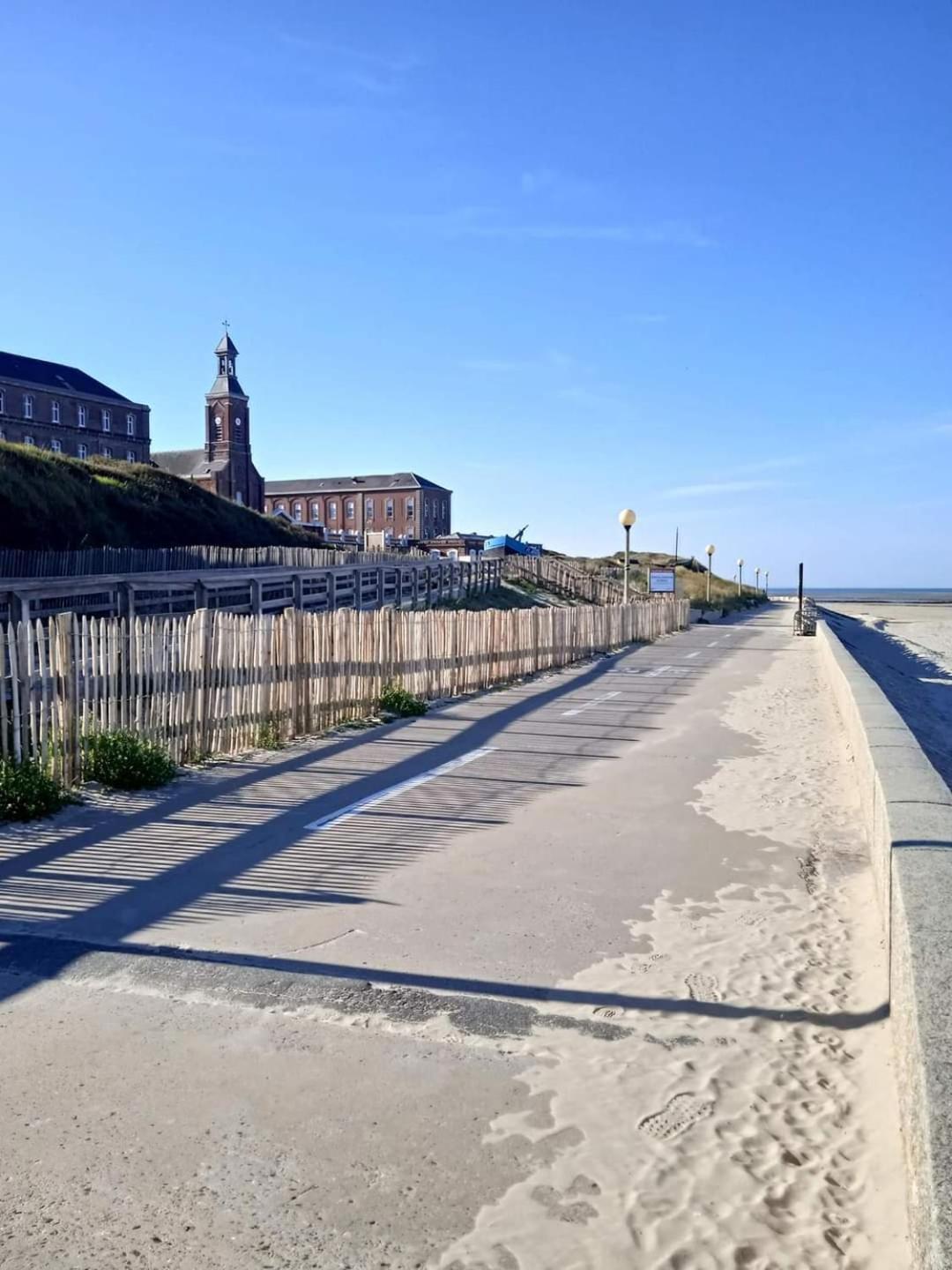 L'Alteia - L'Appartement Les Pieds Dans L'Eau Avec Place De Parking Prive Et Acces Direct A La Plage Berck Exterior photo